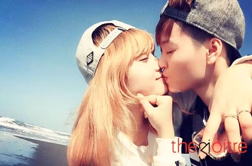 Vượt qua dư luận và rất nhiều khó khăn, cặp đôi đồng tính nữ này vẫn đến với nhau và vô cùng hạnh phúc.