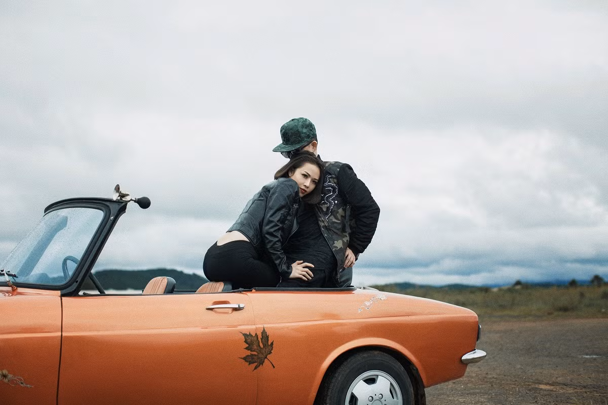 Nhập dịp kỷ niệm 6 năm ngày cưới, cặp đôi DJ cùng ê-kip thực hiện bộ ảnh kỷ niệm ở thành phố Đà Lạt xinh đẹp. Ảnh: Nupakachi Studio.