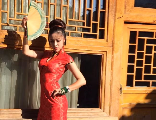 Hot girl thổ dân Trung Quốc là một coser đình đám trong làng game. .