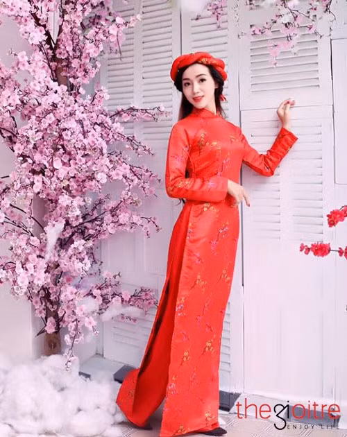 Họ tìm đến không chỉ đơn giản là mua hàng chất lượng cao của cô mà cô còn luôn nhiệt tình hướng dẫn cách làm đẹp đúng cách cho chị em cũng như truyền đạt những kiến thức làm đẹp của cô cho mọi người.