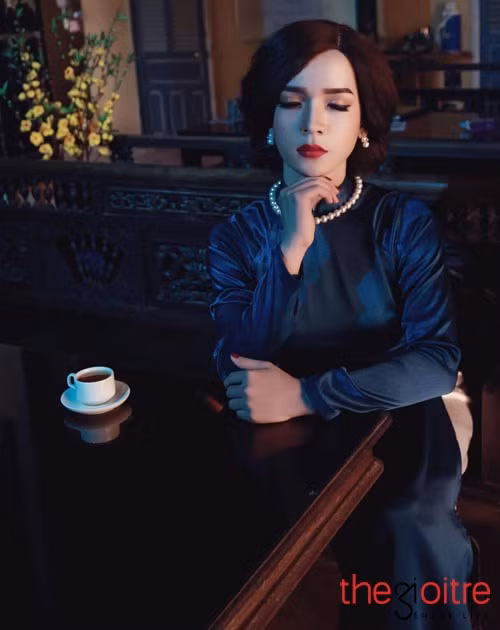 Anh chàng "Chuẩn men" này gây ấn tượng bởi việc có khuôn mặt i xì teen girl.