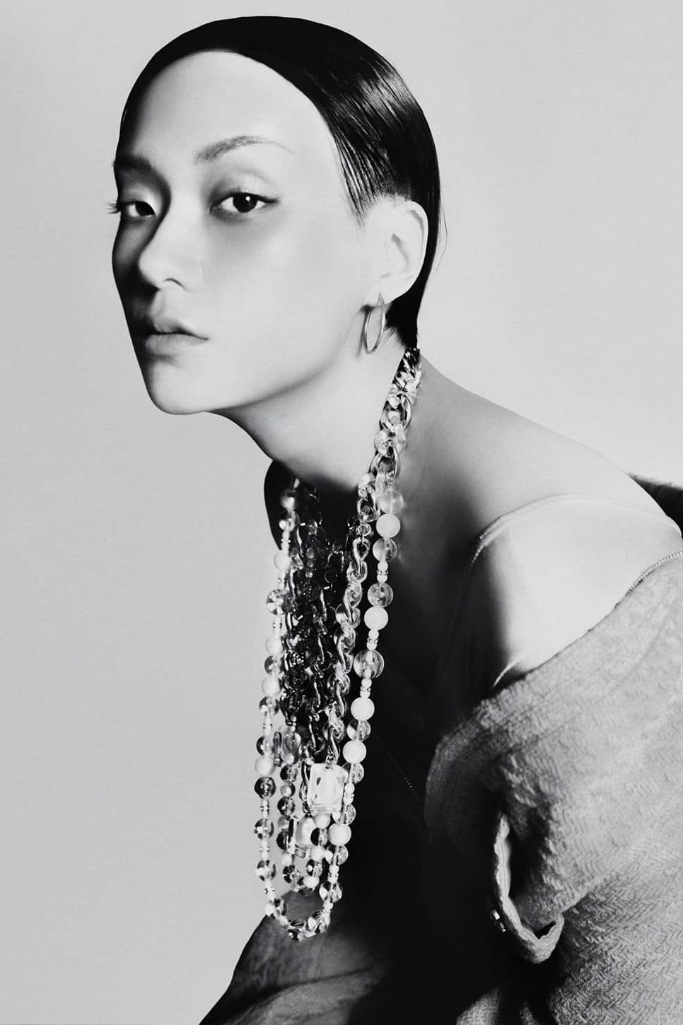 Học trò Thanh Hằng gây sốt vì giống Nam Phương Hoàng Hậu thời trẻ - Hình 6 Hoc tro Thanh Hang gay sot vi giong Nam Phuong Hoang Hau thoi tre-Hinh-6