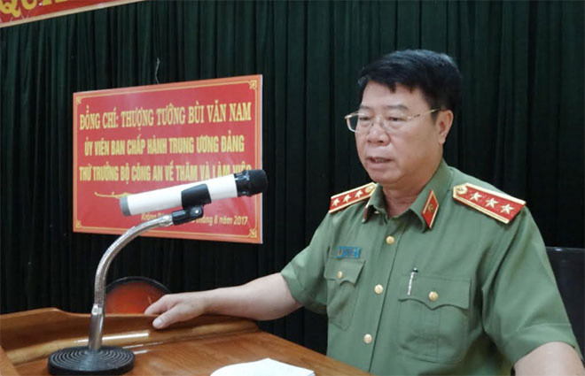 Năm 2008, ông được bổ nhiệm chức vụ Thứ trưởng Bộ công an và được thăng hàn trung tướng. Năm 2011, ông được bổ nhiệm giữ chức Bí thư Tỉnh ủy Ninh Bình. (Ảnh: CAND)