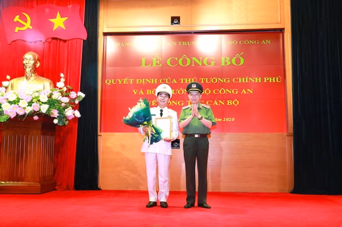 Năm 2020, ông được bổ nhiệm giữ chức Thứ trưởng Bộ công an. (Ảnh: Bộ trưởng Tô Lâm đã trao Quyết định về việc bổ nhiệm đồng chí Trần Quốc Tỏ, Ủy viên Trung ương Đảng, Bí thư Tỉnh ủy Thái Nguyên giữ chức vụ Thứ trưởng Bộ Công an. Nguồn: Anninhthudo)