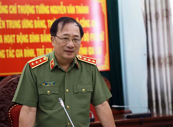 Từ năm 2009 - 2014, ông lần lượt giữ chức vụ Chủ tịch UBND TP Hải Phòng, Bí thư Thành ủy Hải Phòng. Năm 2014, ông được bổ nhiệm chức vụ Phó chánh văn phòng Trung ương Đảng. (Ảnh: CAND)