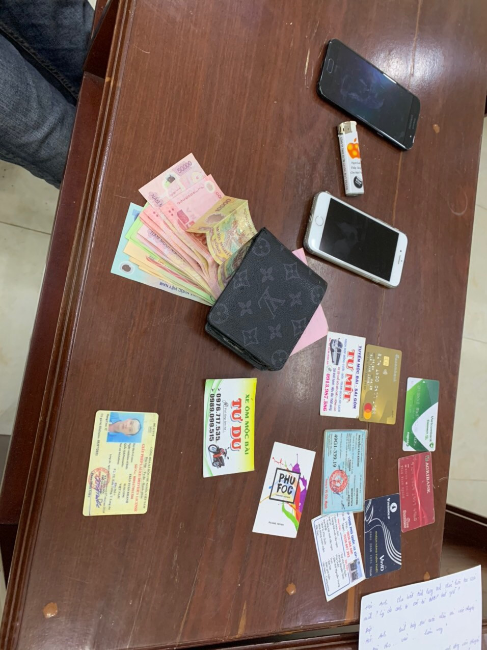 Theo cơ quan chức năng, danh tính nam thanh niên được xác định là Trần Tuấn Khanh (30 tuổi, quê phường 2, thị xã Kiến Tường, tạm trú phường 5, quận 8, TP HCM).