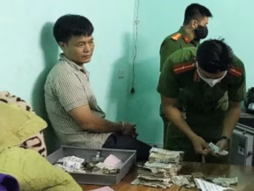 Trum bao ke Tuan “ca” sa luoi, bao nhieu dan em “xo kham”?-Hinh-5