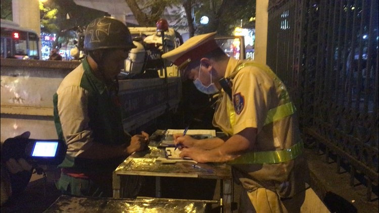 Một trường hợp vi phạm nồng độ cồn 0,259mg/l khí thở và bị lập biên bản xử phạt.