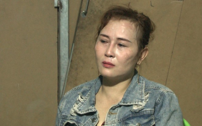 Nhóm này dùng vũ lực đe dọa, khống chế buộc những người bán hàng tại khu vực trên phải nộp tiền bảo kê 1-1,5 triệu đồng/tháng để được buôn bán. Riêng những người bán dạo không thường xuyên thì thu theo ngày với giá 50.000 đồng/ngày.