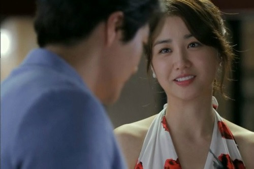 Dot ngot bo chong sau mot lan goi y tang quan ao khi di sieu thi