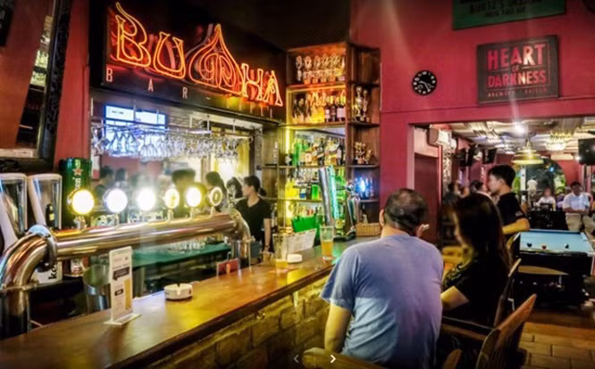 Vi sao 2 nam benh nhan mac COVID-19 o o dich Buddha Bar tai nhiem tro lai?