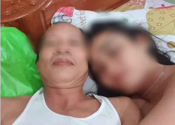 Vao WC sam so nu sinh tieu hoc: Loat de xom bien thai-Hinh-3