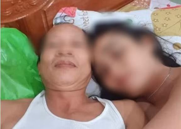 Vao WC sam so nu sinh tieu hoc: Loat de xom bien thai-Hinh-3