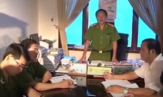 Lý lịch và quan hệ của Tình nhanh chóng được thu thập đầy đủ, lãnh đạo ban chuyên án lập tức cử ngay một tổ công tác đi huyện Ea H'leo, tỉnh Đắk Lắk để xác minh đối tượng tình nghi chính. Lên đến Đắk Lắk thì được biết Tình đã đi vào TP HCM.