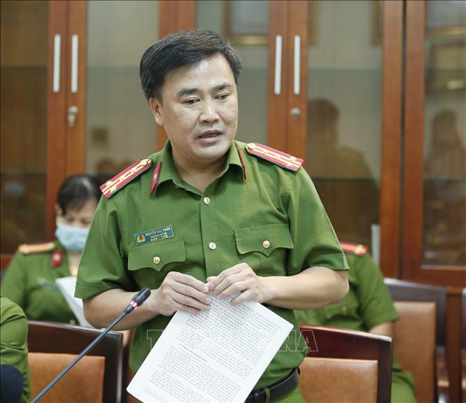 Trên cương vị công tác của mình, đại tá Nguyễn Đức Tuấn đã tham mưu với lãnh đạo các cấp nhiều chủ trương, giải pháp trong công tác phòng, chống tội phạm về ma túy, đặc biệt là tham mưu ban hành phương án nghiệp vụ số 2 về phòng ngừa, đấu tranh với tội phạm ma túy trên các tuyến trọng điểm, tập trung là tuyến Tây Bắc, Đông Bắc, Bắc miền Trung – Tây Nguyên và Tây Nam, qua đó góp phần ngăn chặn, kiềm chế tội phạm ma túy trên địa bàn cả nước. (Ảnh: TTXVN)