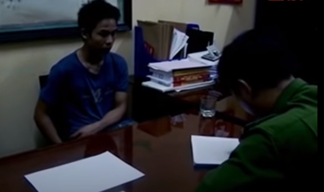 Số tiền cướp được, hắn trang trải nợ nần, đi chuộc lại chiếc xe cắm của anh rể từ hiệu cầm đồ rồi tổ chức buổi sinh nhật cho đứa con gái bé bỏng. Còn lại 85 triệu đồng và 2 cây vàng, hắn cho vào túi nilon và vùi vào trong đống tro bếp.