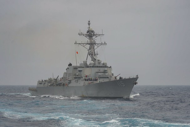 USS Rafael Peralta xuất hiện vào thời điểm Trung Quốc hôm 14/5 bắt đầu cuộc tập trận quân sự mở rộng trên Biển Hoàng Hải với sự tham gia của 2 tàu sân bay. Cuộc tập trận kéo dài 11 tuần sẽ kết thúc vào ngày 31/7. Hải quân Trung Quốc đang cố gắng đẩy nhanh tiến độ tập trận vốn bị gián đoạn vì đại dịch COVID-19. Động thái mới của Mỹ diễn ra trong bối cảnh căng thẳng giữa Trung Quốc và Mỹ gia tăng trên nhiều mặt trận bao gồm cả thương mại và quân sự.