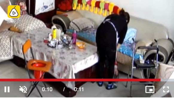 Ba lao 93 tuoi bi nguoi giup viec bao hanh da man