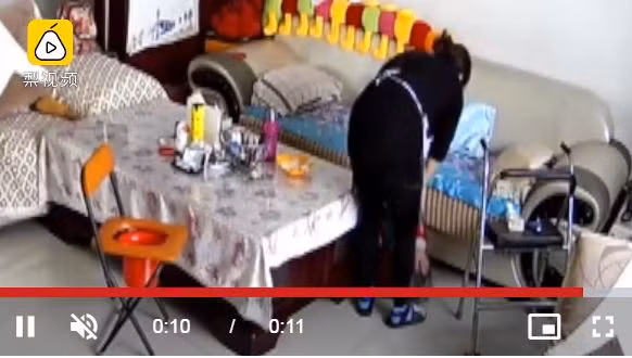 Ba lao 93 tuoi bi nguoi giup viec bao hanh da man