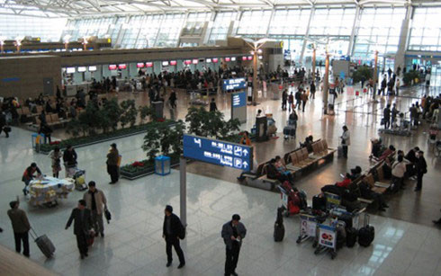 Cac san bay Han Quoc bi doa danh bom