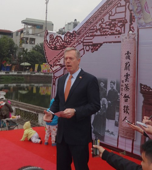 Trong thời gian trả lời báo chí, ngài đại sứ gửi lời chúc năm mới an khang với hy vọng tình hữu nghị, mối quan hệ giữa Việt Nam và Hoa Kỳ ngày càng gắn bó sâu sắc hơn.