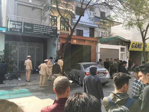 Camry gay tai nan tham khoc: Tai xe say ruou, khong bang lai