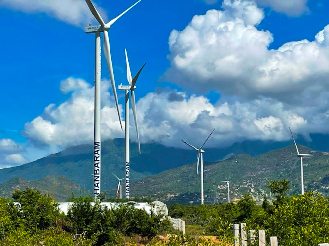 Thiếu điện nghiêm trọng, vì sao EVN chưa mua điện gió, điện mặt trời? - Hình 3 Thieu dien nghiem trong, vi sao EVN chua mua dien gio, dien mat troi?-Hinh-3