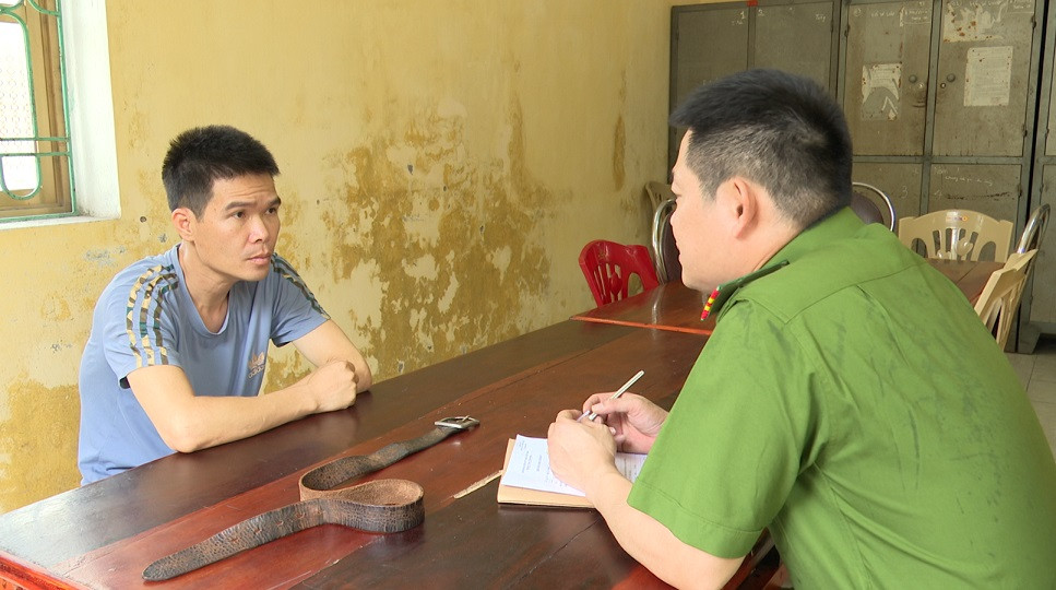 Hải Dương: Thai phụ bị bạo hành với 205 vết thương, người chồng bị khởi tố Hai Duong: Thai phu bi bao hanh voi 205 vet thuong, nguoi chong bi khoi to