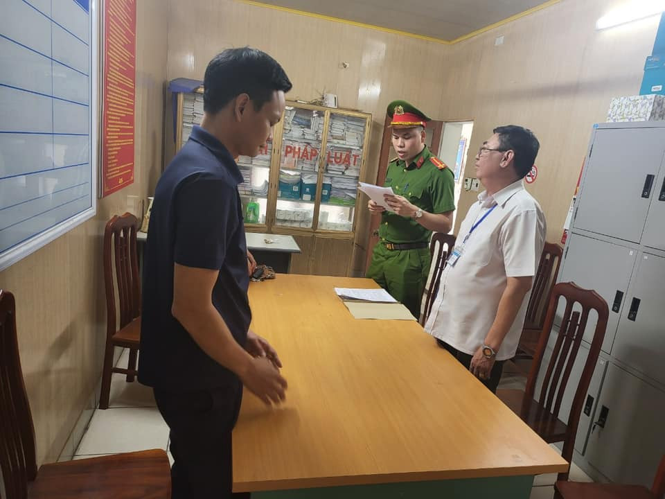 Hải Dương: Tạm giam Giám đốc Công ty Aluminum Việt Nam tội trốn thuế Hai Duong: Tam giam Giam doc Cong ty Aluminum Viet Nam toi tron thue