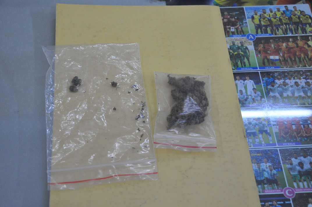 Hai Duong: Hai nhan vien quan Vua Bia mua ban trai phep ma tuy-Hinh-2