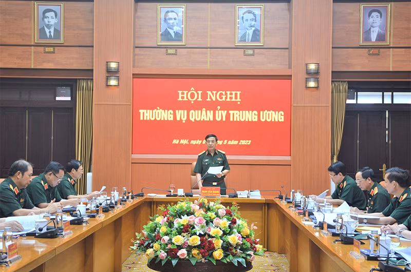 Thuong vu Quan uy Trung uong xem xet xu ly ky luat quan nhan