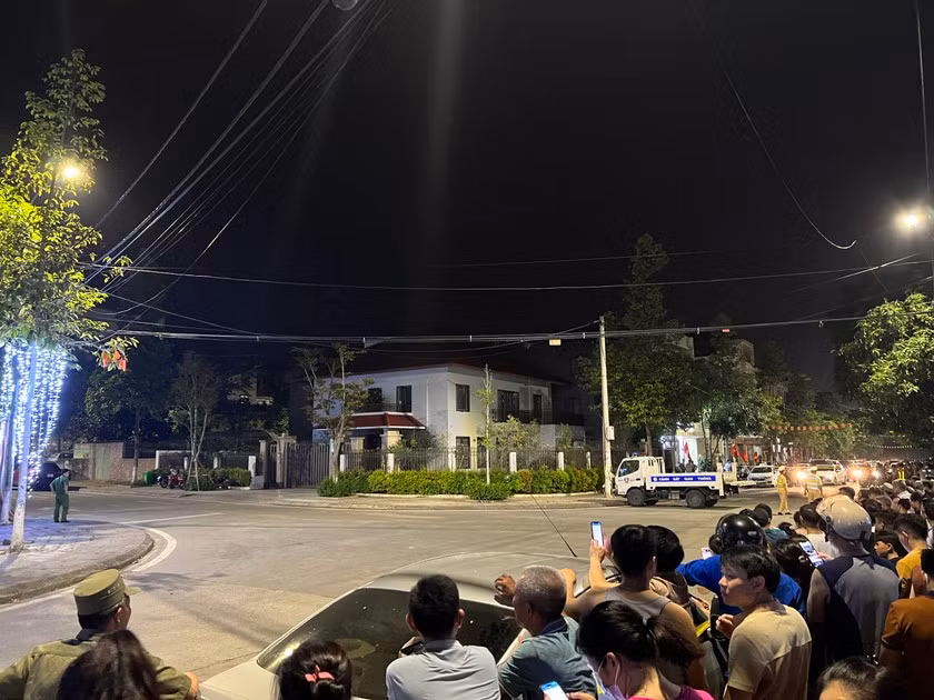 Hiện nay, Cơ quan cảnh sát điều tra Công an tỉnh Lào Cai đang phối hợp với Viện Kiểm sát nhân dân tỉnh Lào Cai tiến hành điều tra hành vi của các bị can theo quy định của pháp luật. 