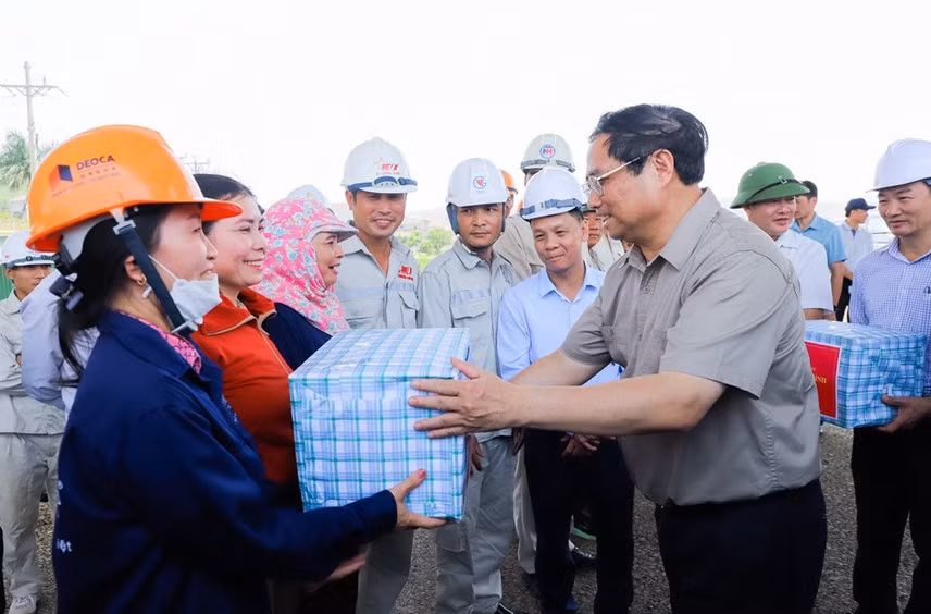 Thu tuong kiem tra tien do thi cong cao toc Bac Nam qua dia ban Thanh Hoa, Nghe An-Hinh-2