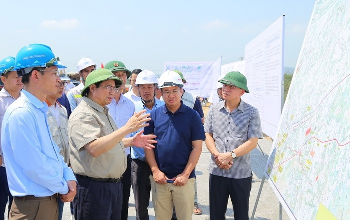 Thủ tướng kiểm tra tiến độ thi công cao tốc Bắc Nam qua địa bàn Thanh Hóa, Nghệ An Thu tuong kiem tra tien do thi cong cao toc Bac Nam qua dia ban Thanh Hoa, Nghe An