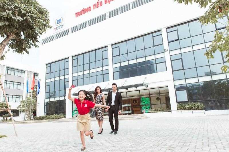 Vinschool tặng balo & mũ đồng phục cho chủ thẻ VinID khi đăng ký cho con em tham gia khóa học Hè – 2018.