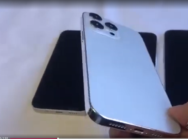 iPhone 14 và 14 Max được cho là có cấu hình như nhau, cùng cụm camera với hai ống kính đặt chéo. Dòng Pro tích hợp cụm camera cỡ lớn gồm ba ống kính.