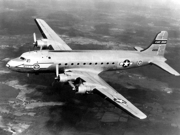 Ngày 26/1/1950 44 người thuộc phi hành đoàn có mặt trên chiếc máy bay vận tải quân sự Douglas C-54D đang thực hiện chặng đi từ Alaska đến Texas đã biến mất không để lại một dấu vết hay mảnh vỡ máy bay nào.