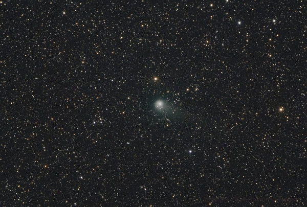 Những quan sát ban đầu cho thấy nó có thể rộng tới 160 km, lớn hơn thiên thạch khiến khủng long tuyệt chủng. Những người có khả năng tiếp cận kính thiên văn có thể tìm thấy C/2017 K2 gần với ngôi sao Cebalrai vào ngày 21/6.