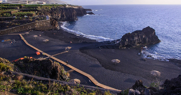 Ngày nay, Đảo Dionymanu nằm sâu 3 dặm (5km) dưới rãnh biển Jensen, đây là một trong những hòn đảo do đáy biển sạt lở mà chìm. Một số nhà khoa học quan ngại rằng các ngọn núi lửa cũ ở đảo La Palma thuộc Đại Tây Dương trong tương lai cũng có nguy cơ vì lý do tương tự mà chìm xuống biển.