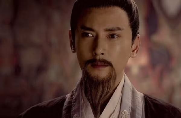 Cái tên Hoàng Thường dường như quá xa lạ với những khán giả của Kim Dung. Nhưng fan Kim Dung không ai không biết đến bí kíp võ công Cửu Âm Chân Kinh. Theo lời kể của Lão Ngoan đồng, người viết nên Cửu Âm Chân Kinh là Hoàng Thường, nguyên nhân sâu xa của bí kíp này là từ những thù oán của Hoàng Thường với giới võ lâm.