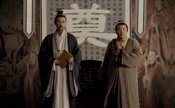 Sau khi Hoàng Thường qua đời, Cửu âm chân kinh lưu lạc trong nhân gian khiến giới võ lâm tranh đoạt và gây ra sự chém giết để giành lấy bí kíp này.