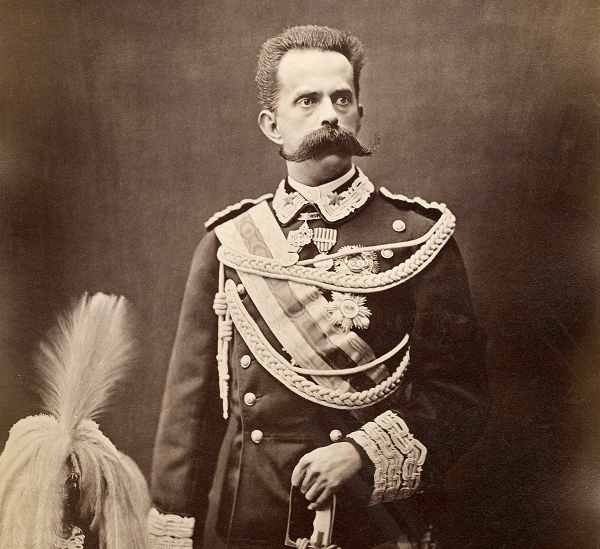 Ngày 28/6/1890, vua Umberto của Ý đã ăn tối tại một nhà hàng ở Monza, Ý. Tại đây, ông đã bị sốc khi biết rằng chủ nhà hàng trông giống hệt ông và cũng tên là Umberto. Vợ của chủ nhà hàng lại cũng trùng với tên của nữ hoàng là Margherita.