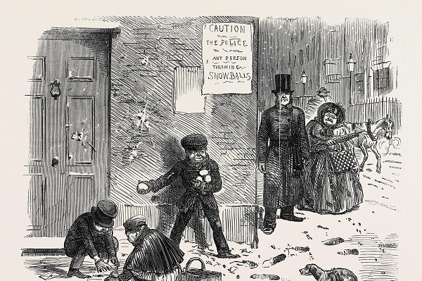 Những dấu chân xuất hiện như các bước nhảy, trải dài vài km trên sườn đồi, rừng, ruộng, sau đó dừng lại bên một bờ suối. Người dân địa phương trong khu vực chưa bao giờ thấy bất cứ điều gì giống như vậy, và điều này gợi nhắc đến "dấu chân của quỷ" vào năm 1855.