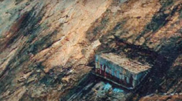 Điều mà các nhà nghiên cứu phát hiện ra còn đáng ngạc nhiên hơn là các chất thải phóng xạ tại đây vẫn chưa di chuyển ra ngoài ranh giới của địa điểm, vì chúng vẫn được giữ nguyên nhờ địa chất của khu vực.