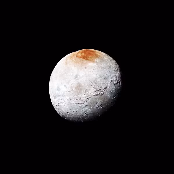 Nhưng ê-tan (ethane) - người anh em họ hydrocacbon dài hơn một chút của mê-tan, cũng được Charon lấy từ Sao Diêm Vương - ít bay hơi hơn và chính là thứ tạo ra màu đỏ bí hiểm.