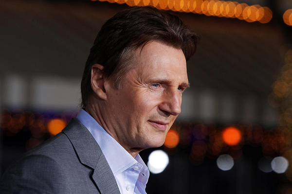 Neeson từng thổ lộ rằng: “Có một câu nói rằng, nếu bạn nhìn thấy một con chim bay vào nhà, thì đó hoặc là dấu hiệu của cái chết, hoặc là dấu hiệu báo trước một sinh linh sắp chào đời. Chị gái tôi Bernadette cũng đã trải nghiệm điều tương tự vào thời điểm đó. Vào thời điểm cha tôi mất, một chú chim bồ câu gãy cánh đã bay vào nhà chị ấy, cũng khiến chị ấy đã liên tưởng đến cha”.