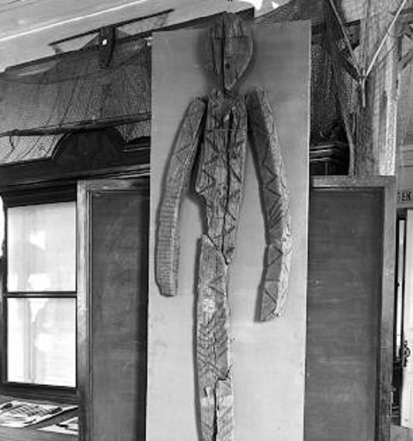 Thế nhưng mới đây, nhờ máy móc hiện đại, tuổi của bức tượng này đã một lần nữa được xác định lại, là lên tới khoảng 11.000 năm. Như vậy, Shigir Idol có tuổi gần gấp 3 danh thắng Stonehenge và gấp đôi Kim tự tháp Ai Cập.