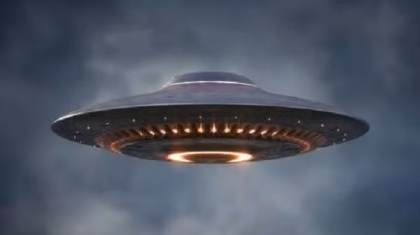 Theo Hội trường tương tác UFO và nhiều nguồn khác, vào thập niên 1970, một vật thể bay hình nón phát sáng xuất hiện gần núi Senganmori tại quận Iinomachi của Fukushima, khiến cộng đồng xôn xao.