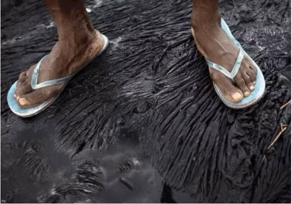 Không có gì lạ khi các quốc gia trên thế giới đều thèm muốn hồ Pitch. Ngoài ra, hồ Pitch còn là một điểm du lịch nổi tiếng. Mỗi năm lượng khách du lịch kéo đến đây lên tới 20.000 người.