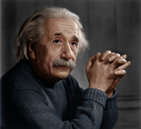 Einstein được biết đến với 1905 lý thuyết của ông tương đối tổng quát, E = mc 2 , trong đó thừa nhận rằng năng lượng (E) bằng khối lượng (m) lần so với vận tốc ánh sáng © bình phương.